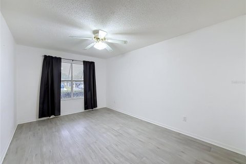 Villa ou maison à vendre à Lady Lake, Floride: 2 chambres, 115.94 m2 № 2420405 - photo 21