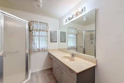Villa ou maison à vendre à Lady Lake, Floride: 2 chambres, 115.94 m2 № 2420405 - photo 10