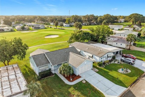 Villa ou maison à Lady Lake, Floride 2 chambres, 115.94 m2 № 2420405