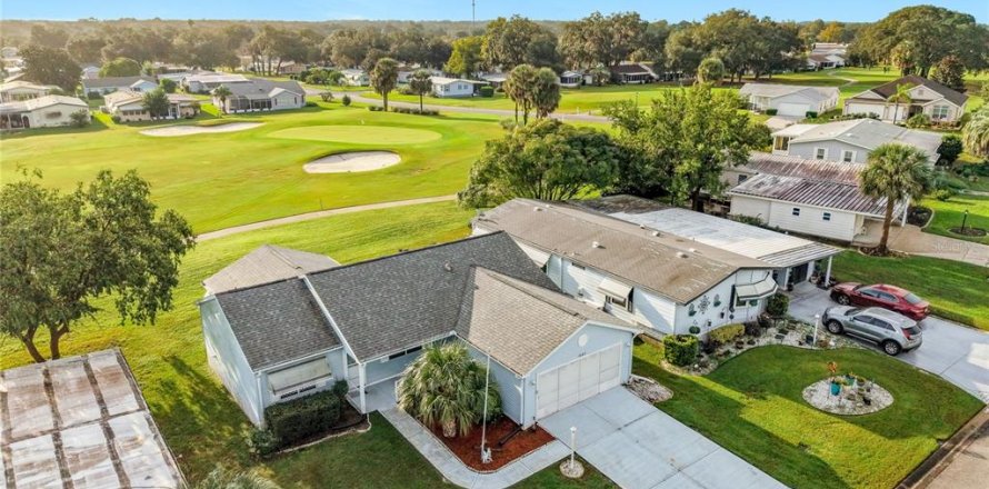 Villa ou maison à Lady Lake, Floride 2 chambres, 115.94 m2 № 2420405