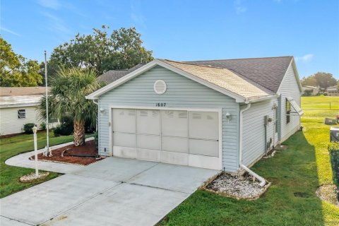 Villa ou maison à vendre à Lady Lake, Floride: 2 chambres, 115.94 m2 № 2420405 - photo 3