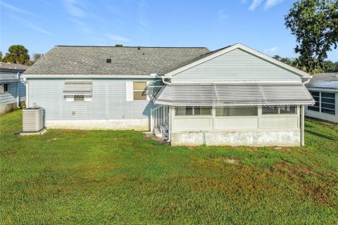Villa ou maison à vendre à Lady Lake, Floride: 2 chambres, 115.94 m2 № 2420405 - photo 2