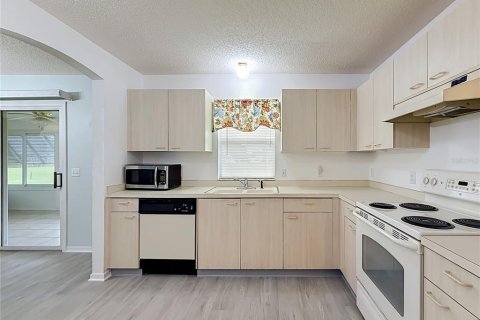 Villa ou maison à vendre à Lady Lake, Floride: 2 chambres, 115.94 m2 № 2420405 - photo 6