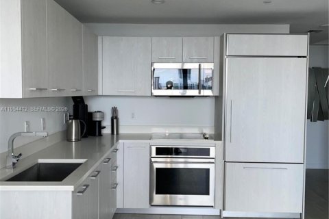 Снять в аренду кондоминиум в Майами, Флорида 1 спальня, 70.23м2, № 2008338 - фото 3