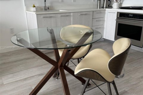 Снять в аренду кондоминиум в Майами, Флорида 1 спальня, 70.23м2, № 2008338 - фото 5