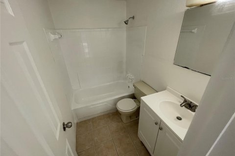 Apartment in New Port Richey, Florida 2 bedrooms, 66.89 sq.m. № 1913043 - photo 21