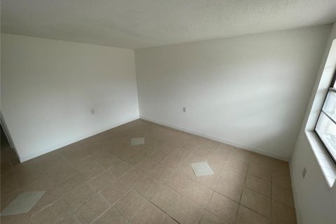 Apartment in New Port Richey, Florida 2 bedrooms, 66.89 sq.m. № 1913043 - photo 6