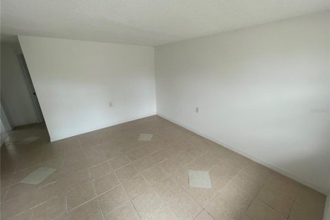 Apartment in New Port Richey, Florida 2 bedrooms, 66.89 sq.m. № 1913043 - photo 3