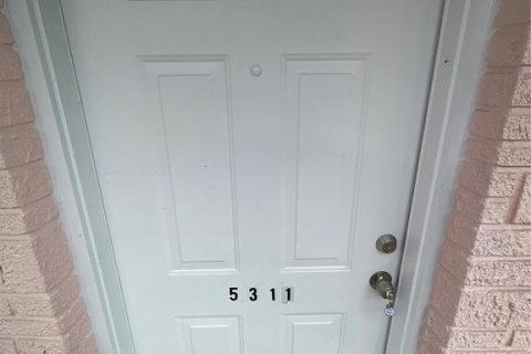 Apartment in New Port Richey, Florida 2 bedrooms, 66.89 sq.m. № 1913043 - photo 2