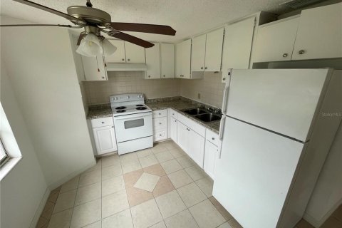 Apartment in New Port Richey, Florida 2 bedrooms, 66.89 sq.m. № 1913043 - photo 5