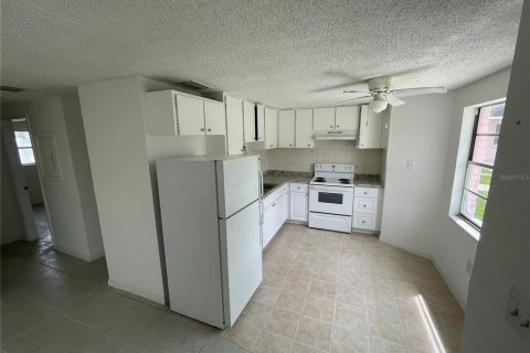 Apartment in New Port Richey, Florida 2 bedrooms, 66.89 sq.m. № 1913043 - photo 17
