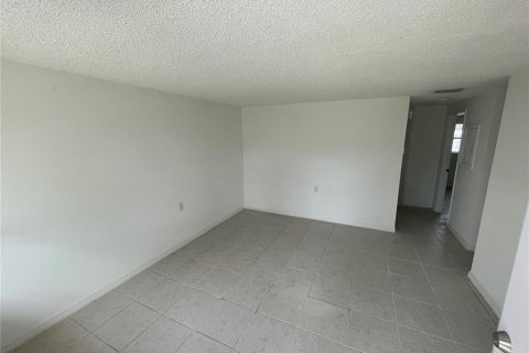 Apartment in New Port Richey, Florida 2 bedrooms, 66.89 sq.m. № 1913043 - photo 16