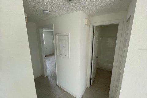 Apartment in New Port Richey, Florida 2 bedrooms, 66.89 sq.m. № 1913043 - photo 20