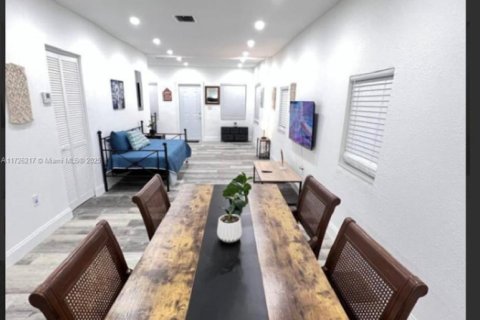 Casa en venta en Miami, Florida, 4 dormitorios, 128.95 m2 № 1982387 - foto 5