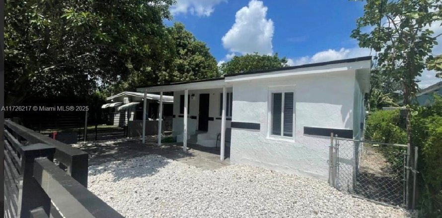 Casa en Miami, Florida 4 dormitorios, 128.95 m2 № 1982387