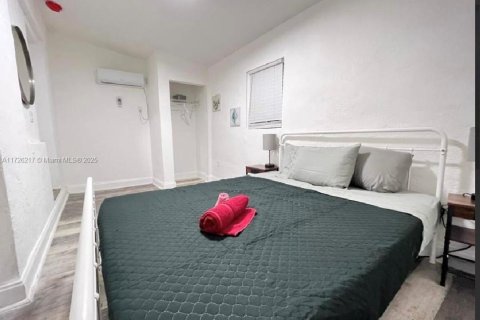 Casa en venta en Miami, Florida, 4 dormitorios, 128.95 m2 № 1982387 - foto 11