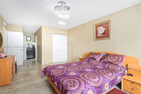 Copropriété à vendre à Sunny Isles Beach, Floride: 2 chambres, 119.47 m2 № 1999644 - photo 22