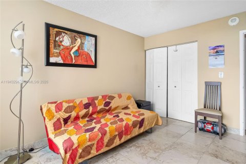 Copropriété à vendre à Sunny Isles Beach, Floride: 2 chambres, 119.47 m2 № 1999644 - photo 13
