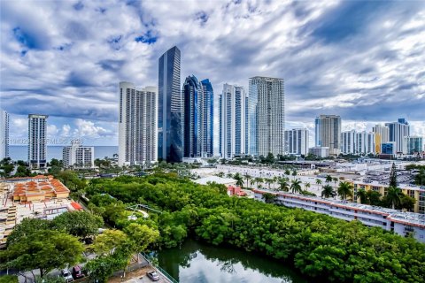 Copropriété à vendre à Sunny Isles Beach, Floride: 2 chambres, 119.47 m2 № 1999644 - photo 7