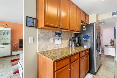 Copropriété à vendre à Sunny Isles Beach, Floride: 2 chambres, 119.47 m2 № 1999644 - photo 18