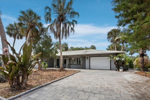 House in Sarasota, Florida 3 bedrooms, 139.35 sq.m. № 1849474 - photo 2