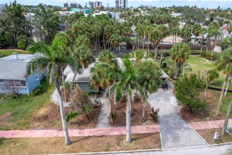 House in Sarasota, Florida 3 bedrooms, 139.35 sq.m. № 1849474 - photo 15