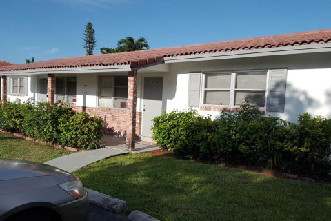 Apartment in Coral Springs, Florida 2 bedrooms, 77.76 sq.m. № 2251593