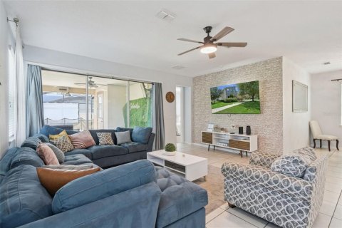 Villa ou maison à vendre à Kissimmee, Floride: 7 chambres, 328.22 m2 № 2294546 - photo 4