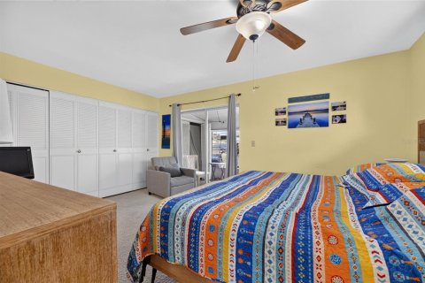 Condo in Sun City Center, Florida, 1 bedroom № 2156766 - photo 16