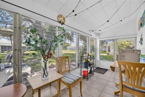 Condo in Sun City Center, Florida, 1 bedroom № 2156766 - photo 19