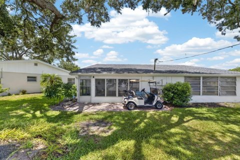 Condo in Sun City Center, Florida, 1 bedroom № 2156766 - photo 4
