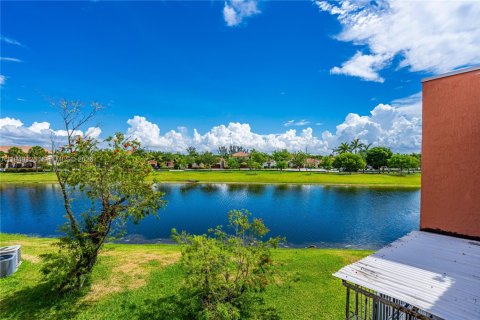 Снять в аренду кондоминиум в Майами, Флорида 3 спальни, 92.9м2, № 2004889 - фото 13