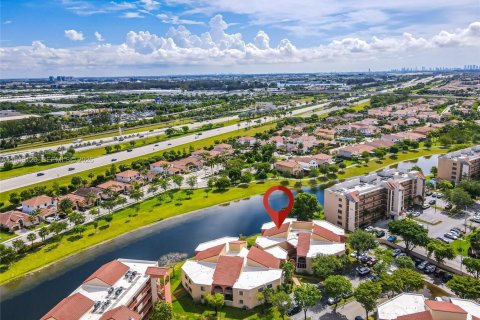 Снять в аренду кондоминиум в Майами, Флорида 3 спальни, 92.9м2, № 2004889 - фото 16