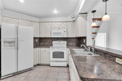 Снять в аренду кондоминиум в Майами, Флорида 3 спальни, 92.9м2, № 2004889 - фото 4