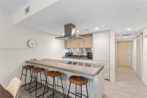 Снять в аренду кондоминиум в Майами, Флорида 1 спальня, 94.95м2, № 2035923 - фото 1