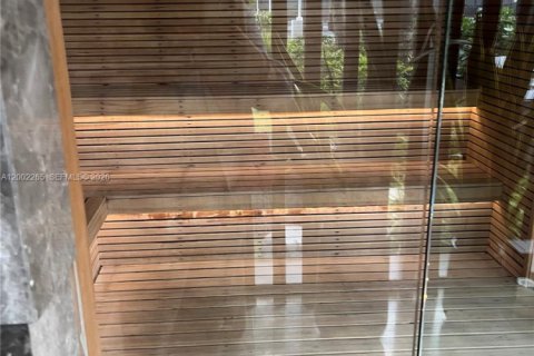 Condo in Miami, Florida, 1 bedroom  № 2068124 - photo 30