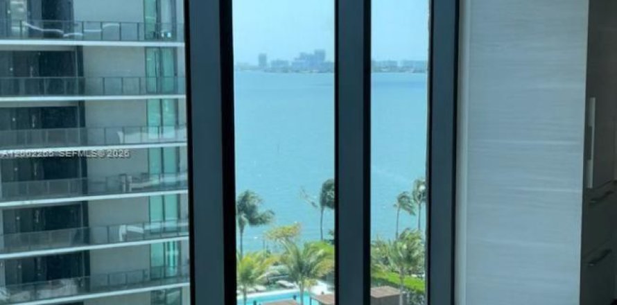 Condo in Miami, Florida, 1 bedroom  № 2068124