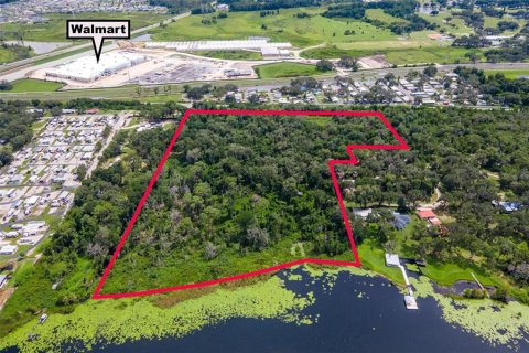 Terreno en Wildwood, Florida № 2302235