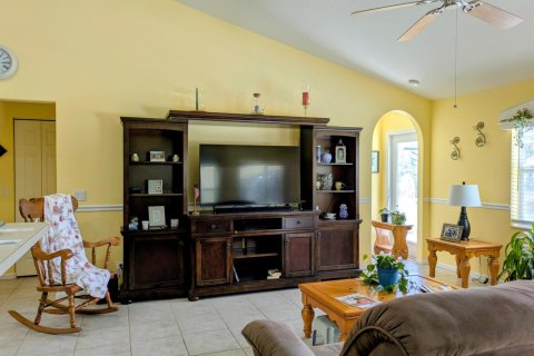 House in Port St. Lucie, Florida 4 bedrooms, 218.23 sq.m. № 2086746 - photo 15