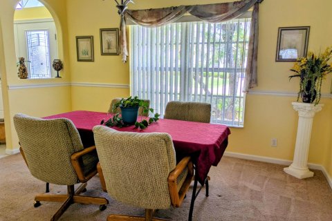House in Port St. Lucie, Florida 4 bedrooms, 218.23 sq.m. № 2086746 - photo 10