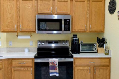 House in Port St. Lucie, Florida 4 bedrooms, 218.23 sq.m. № 2086746 - photo 5
