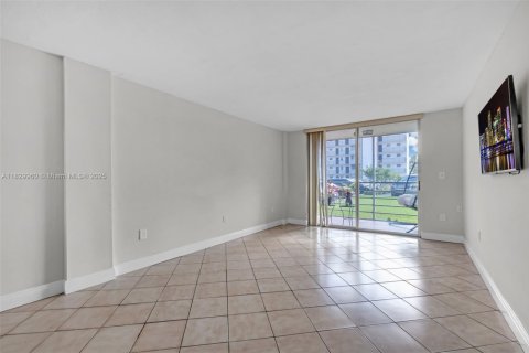 Copropriété à vendre à Miami, Floride: 2 chambres, 105.44 m2 № 1802709 - photo 2