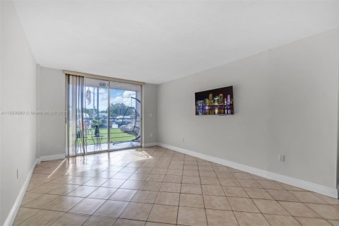 Copropriété à vendre à Miami, Floride: 2 chambres, 105.44 m2 № 1802709 - photo 1