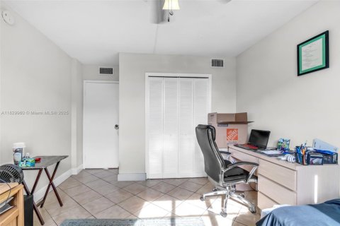 Copropriété à vendre à Miami, Floride: 2 chambres, 105.44 m2 № 1802709 - photo 14