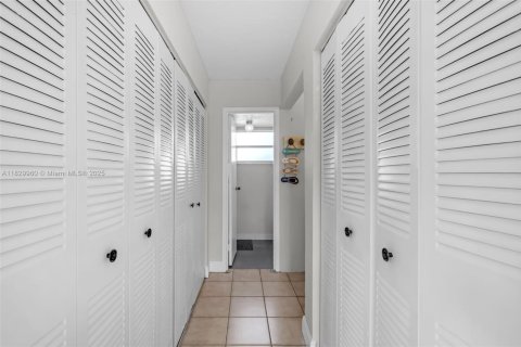 Copropriété à vendre à Miami, Floride: 2 chambres, 105.44 m2 № 1802709 - photo 9
