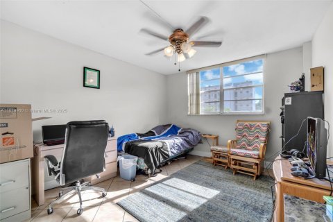 Copropriété à vendre à Miami, Floride: 2 chambres, 105.44 m2 № 1802709 - photo 13