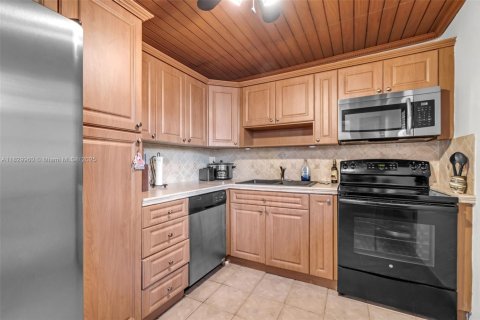 Copropriété à vendre à Miami, Floride: 2 chambres, 105.44 m2 № 1802709 - photo 3
