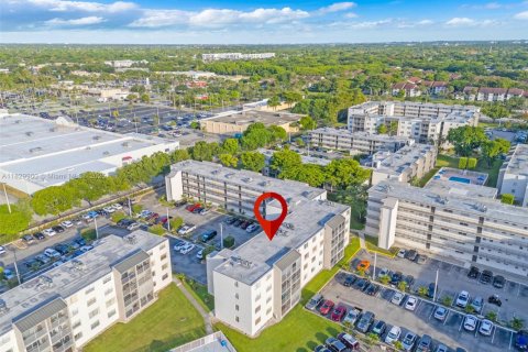 Copropriété à vendre à Miami, Floride: 2 chambres, 105.44 m2 № 1802709 - photo 20