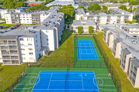 Copropriété à vendre à Miami, Floride: 2 chambres, 105.44 m2 № 1802709 - photo 21