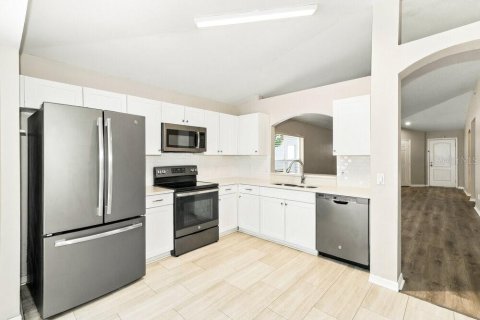 Villa ou maison à louer à Tampa, Floride: 4 chambres, 120.59 m2 № 2407158 - photo 9